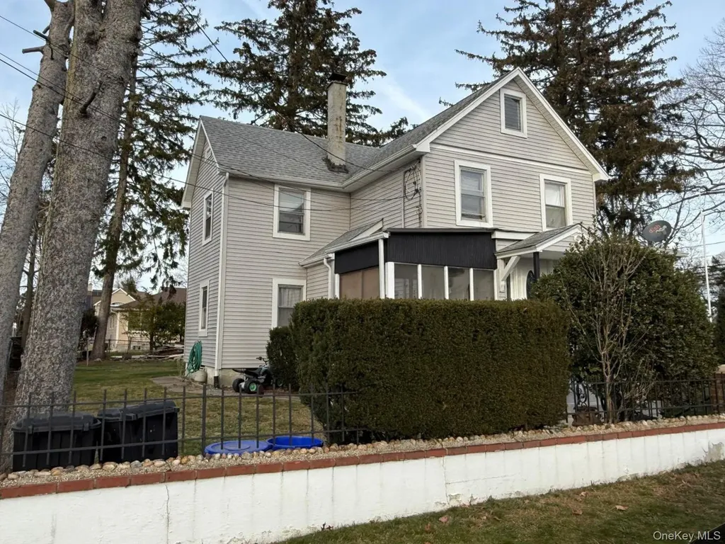 41 Stone Avenue North Babylon NY 11703
