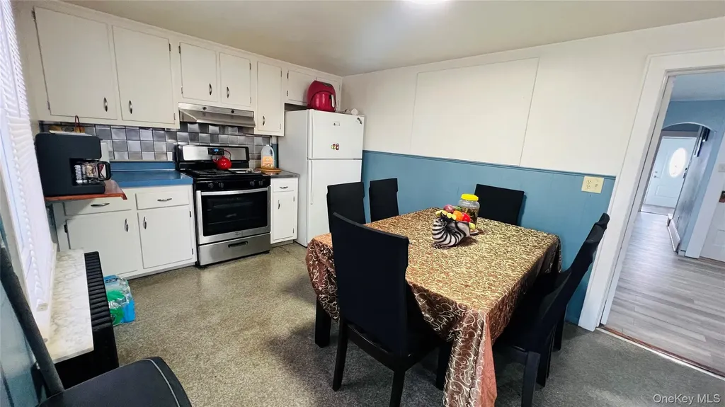 41 Stone Avenue North Babylon NY 11703