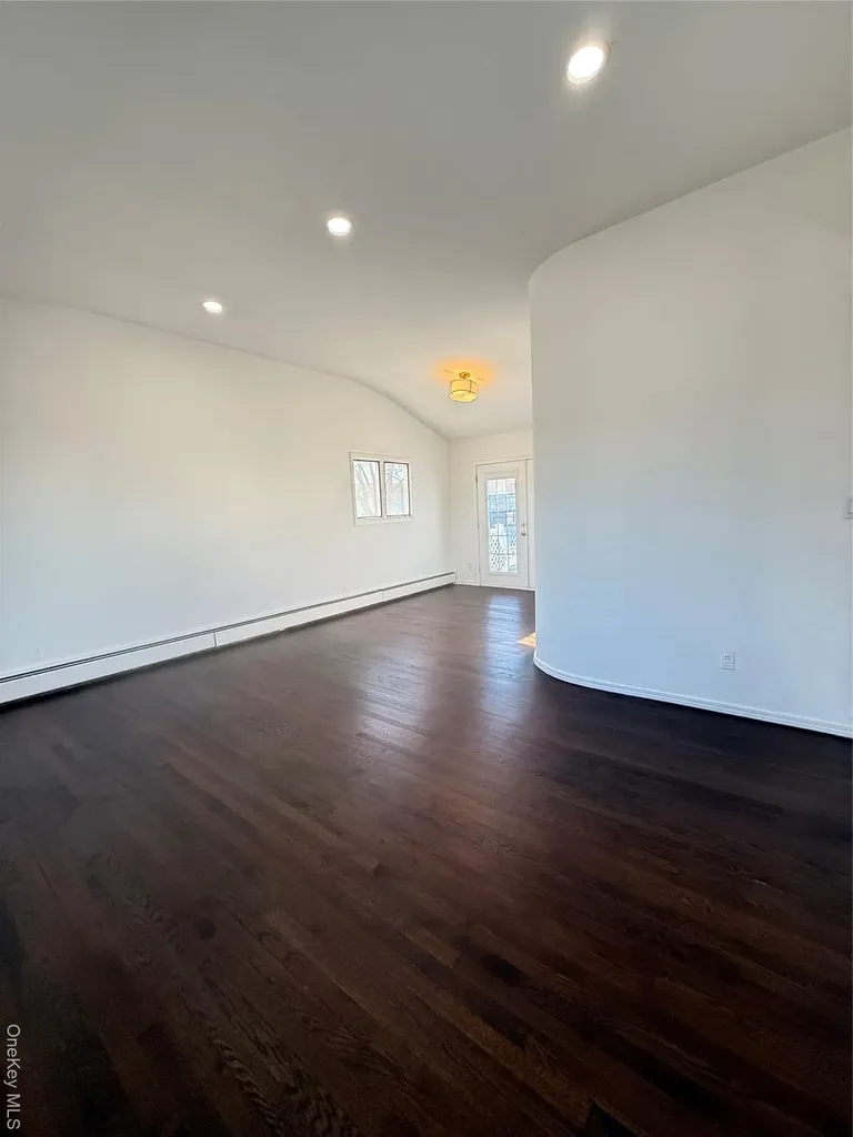 300 Branch Avenue Freeport NY 11520