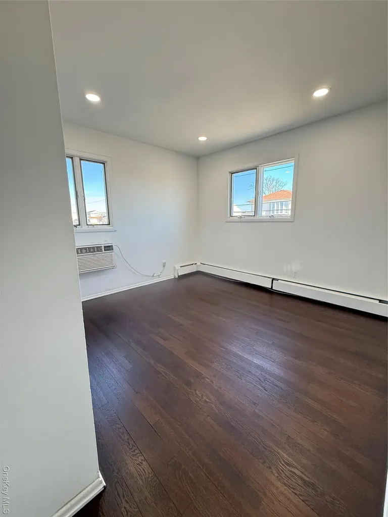 300 Branch Avenue Freeport NY 11520