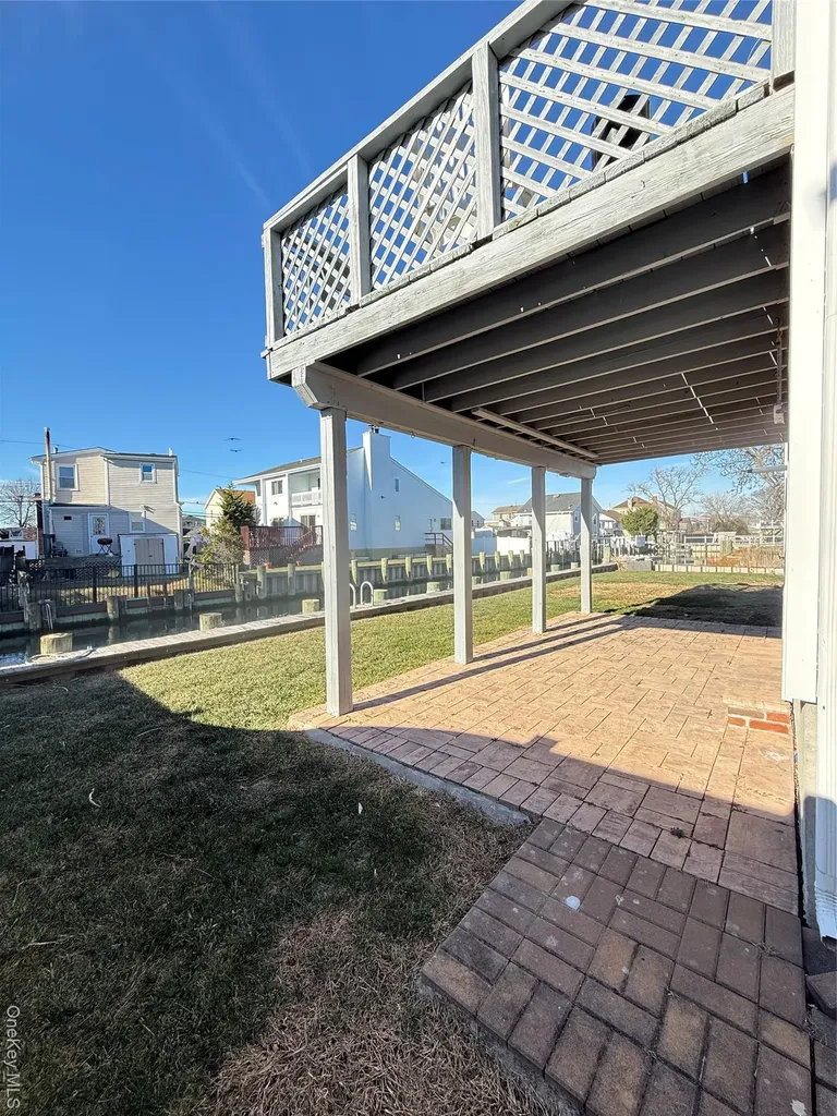 300 Branch Avenue Freeport NY 11520