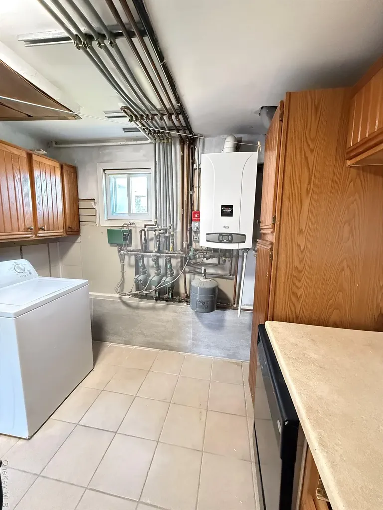 300 Branch Avenue Freeport NY 11520