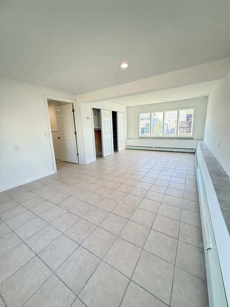 300 Branch Avenue Freeport NY 11520