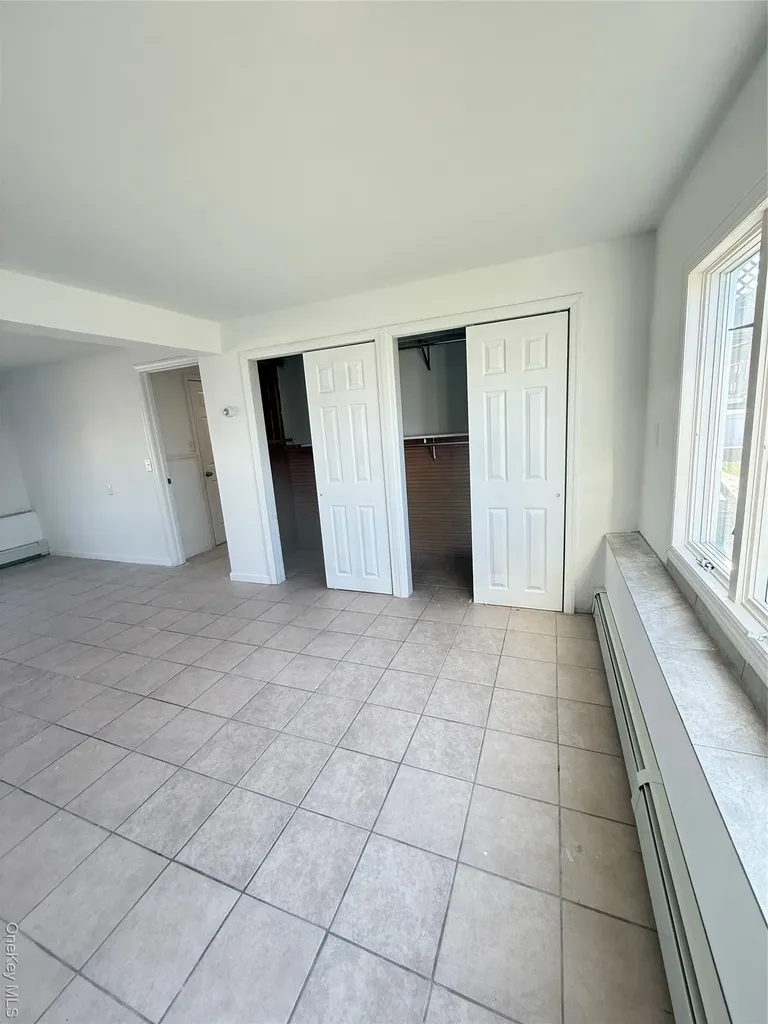 300 Branch Avenue Freeport NY 11520