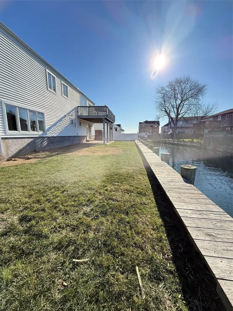 300 Branch Avenue Freeport NY 11520