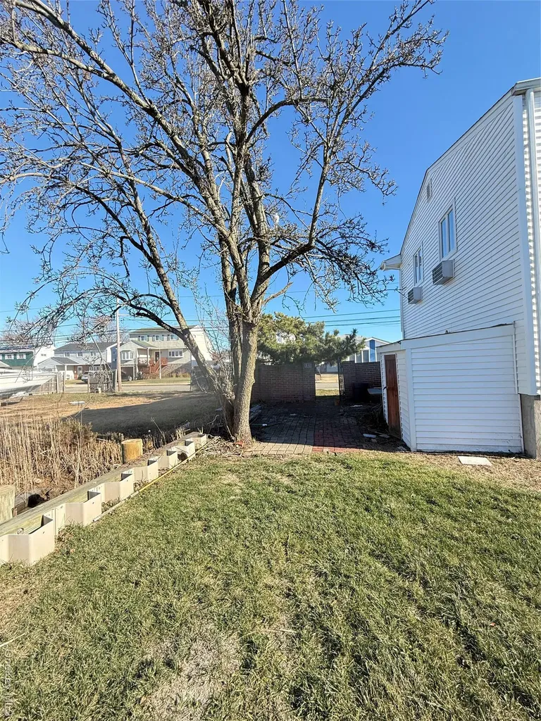 300 Branch Avenue Freeport NY 11520