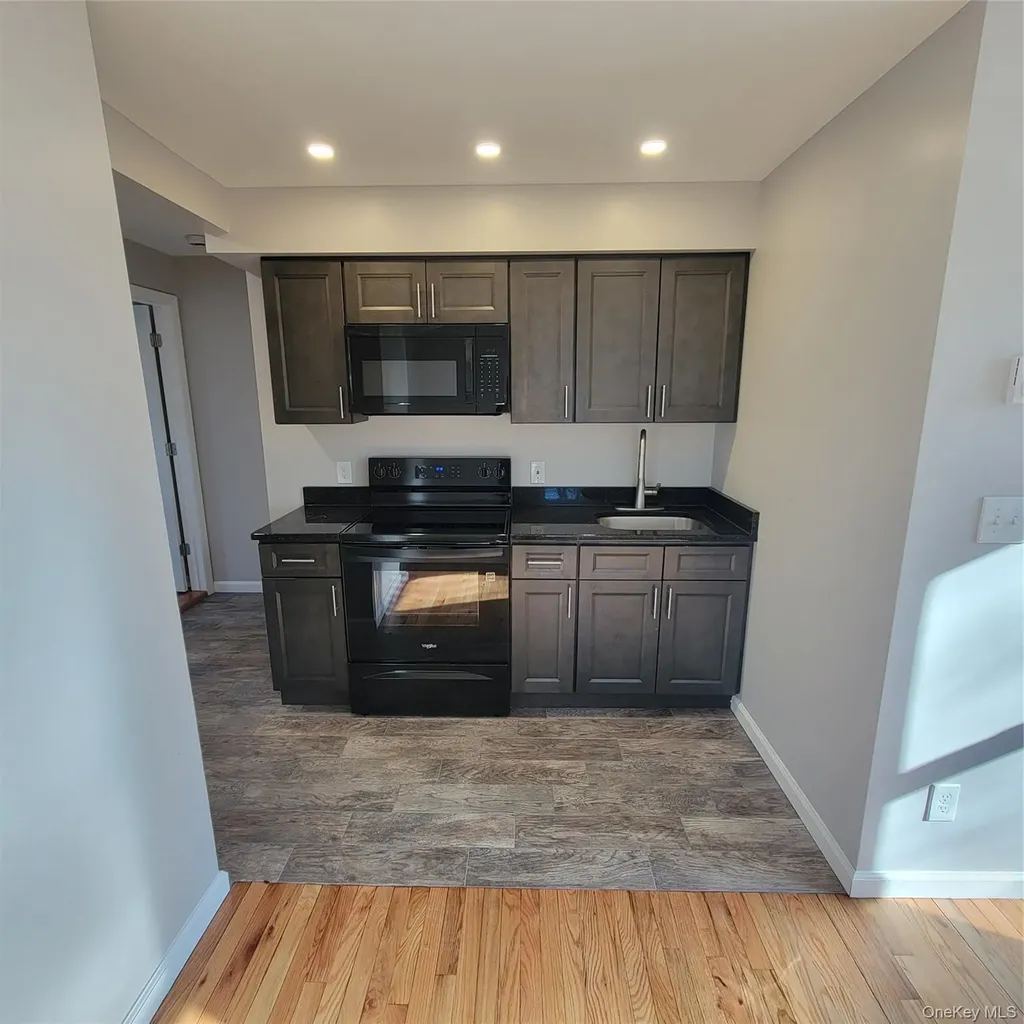 19 Railroad Street Greenlawn NY 11740