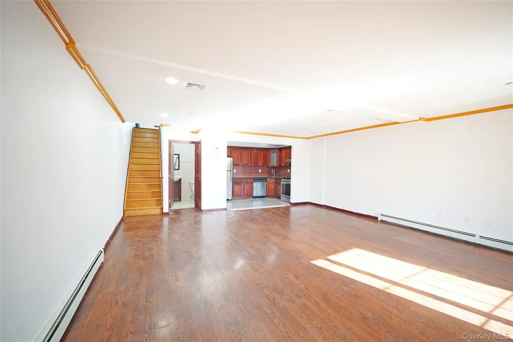 931 E 215th Street Bronx NY 10469