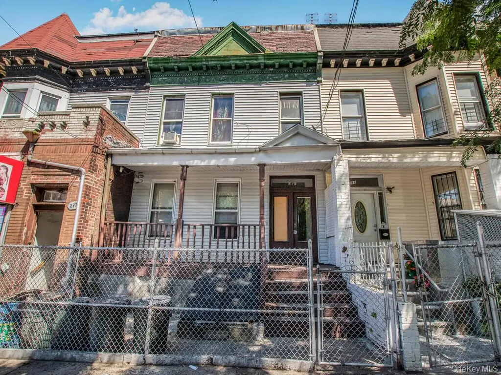 277 E 169th Street Bronx NY 10456