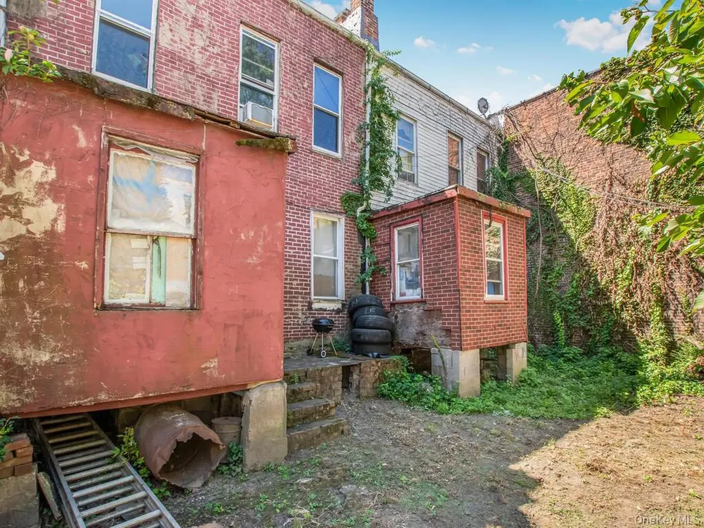 277 E 169th Street Bronx NY 10456