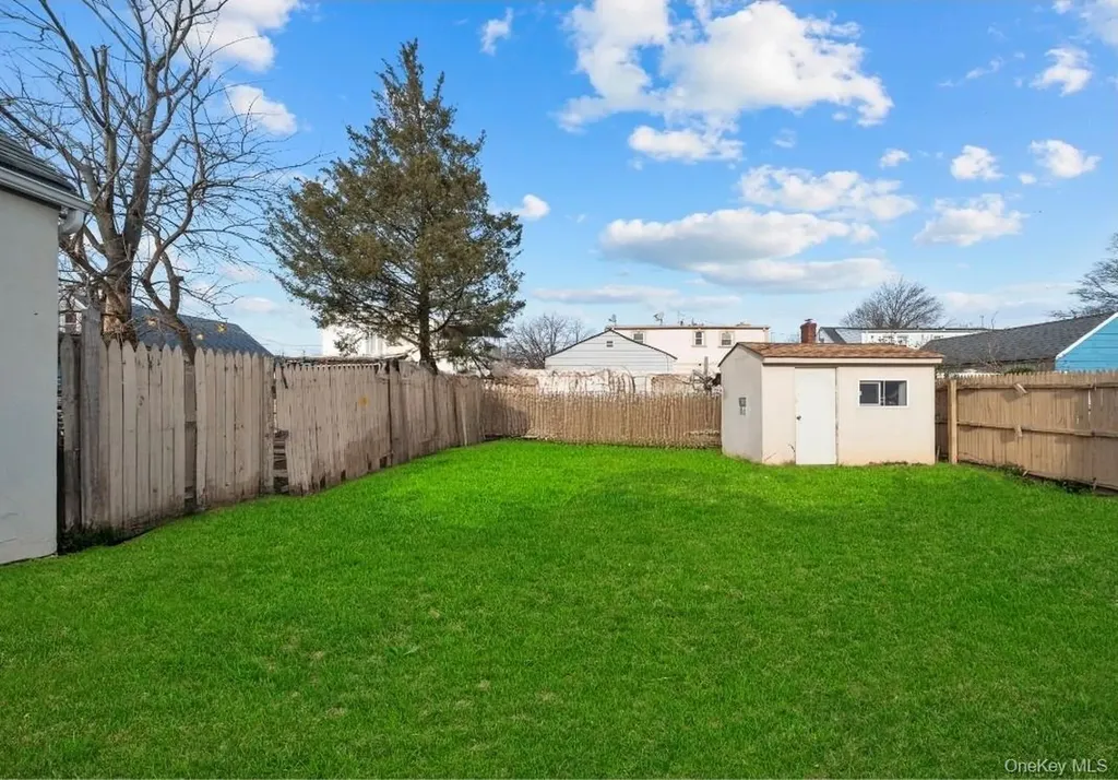 225 Windsor Parkway Hempstead NY 11550