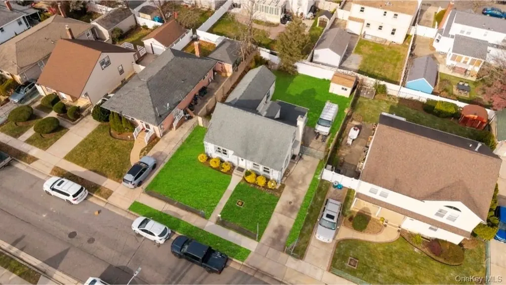 225 Windsor Parkway Hempstead NY 11550