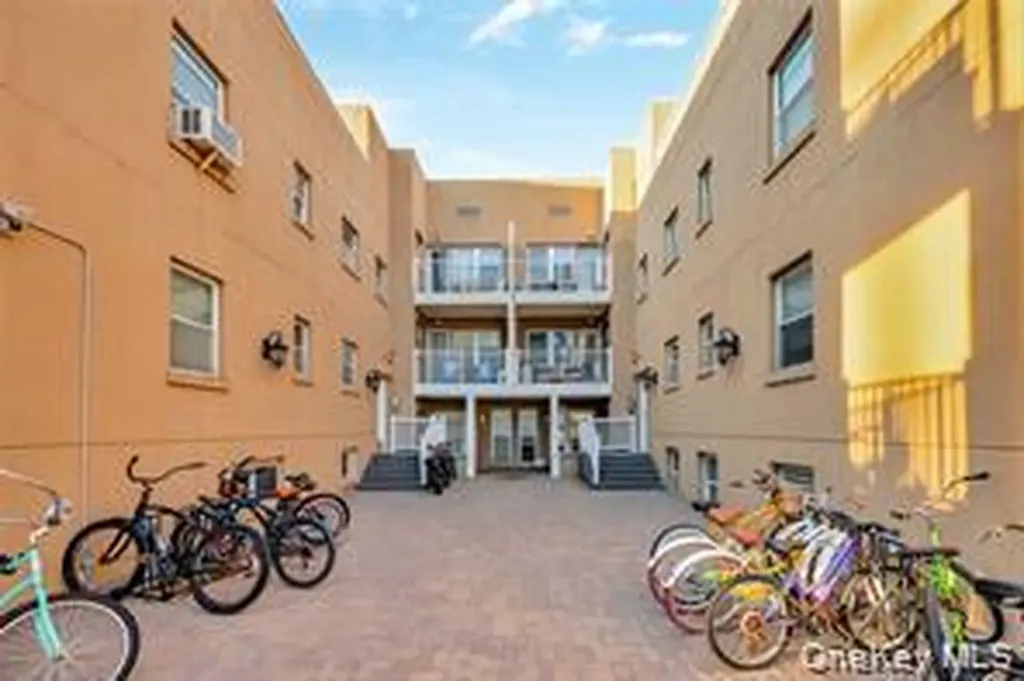 251 W Broadway Long Beach NY 11561