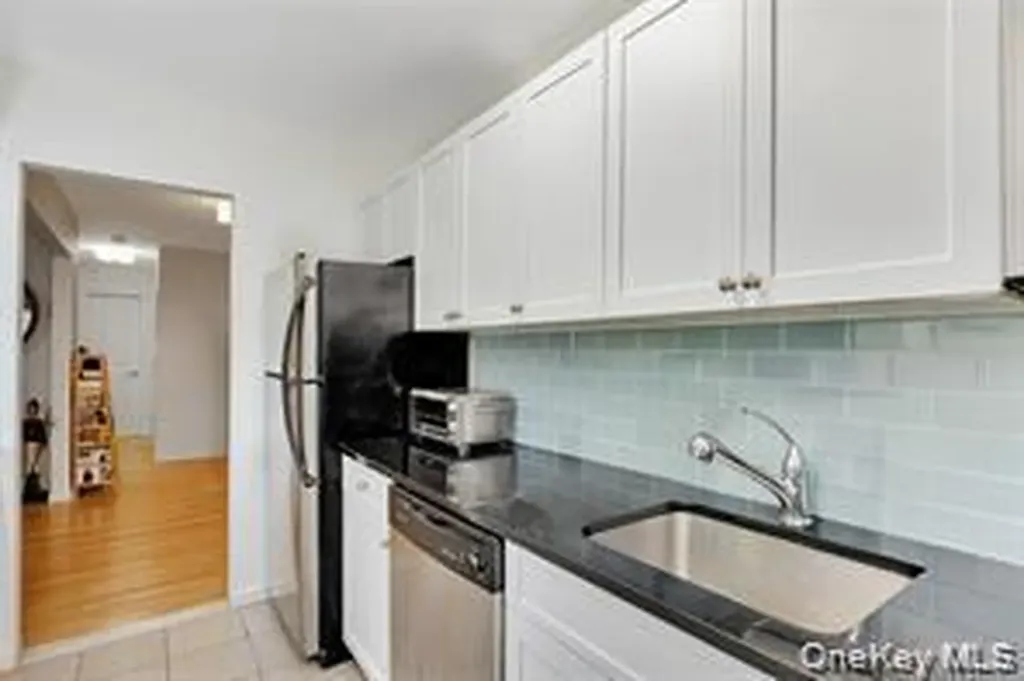 251 W Broadway Long Beach NY 11561