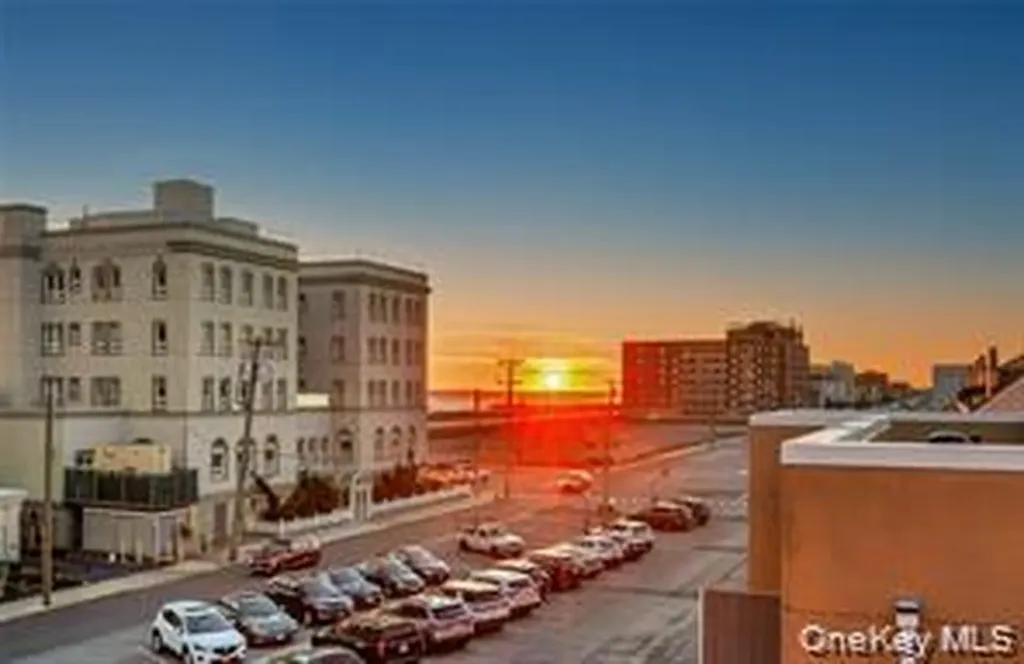 251 W Broadway Long Beach NY 11561