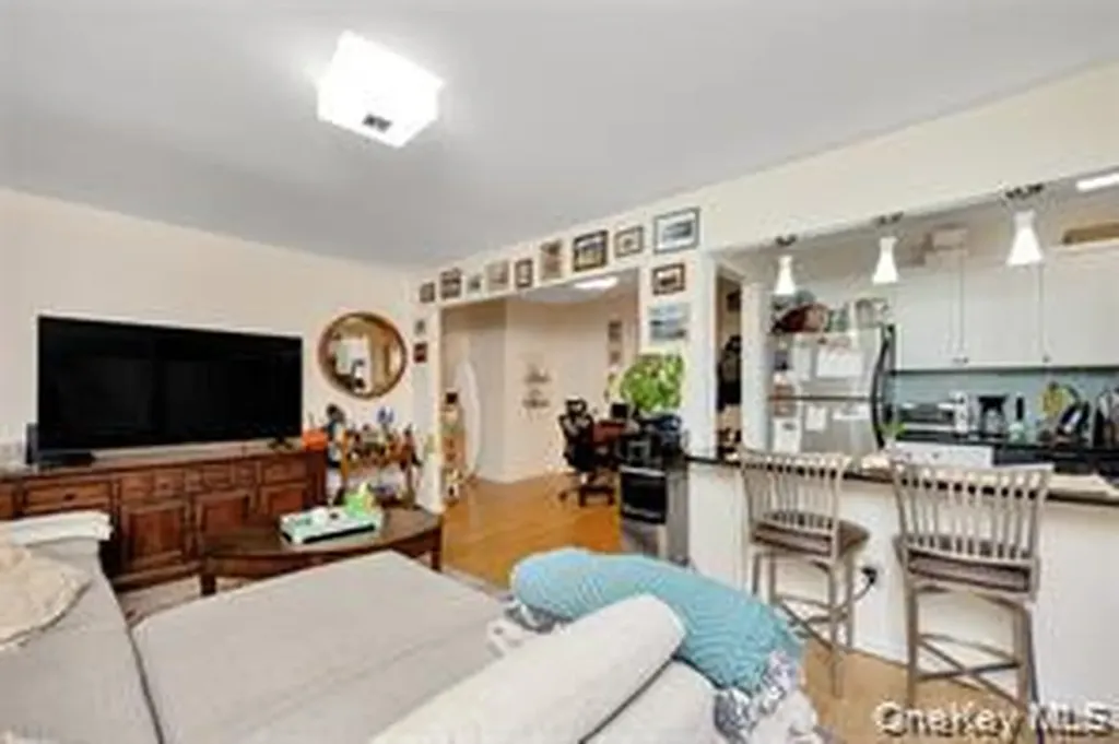 251 W Broadway Long Beach NY 11561