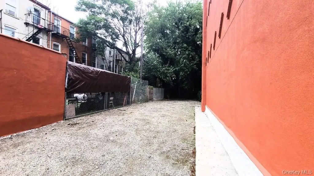 9 Marconi Place Brooklyn NY 11233