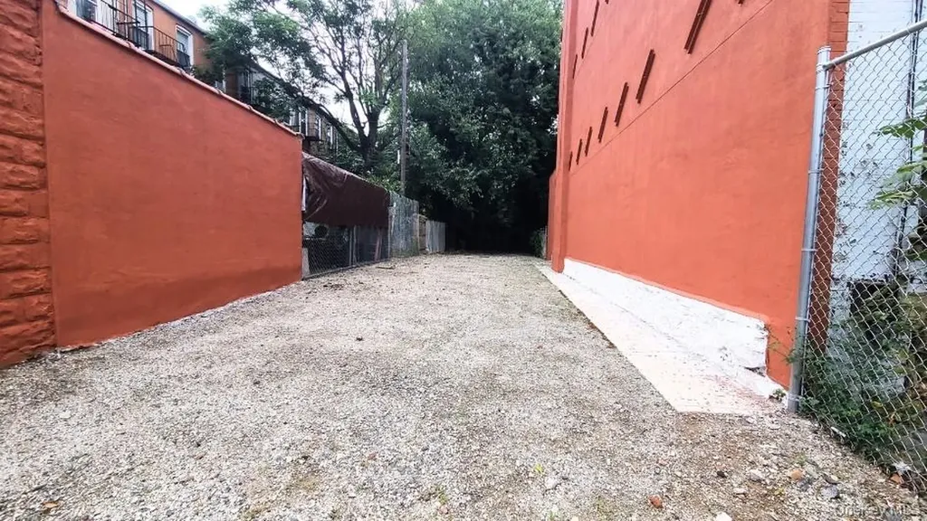9 Marconi Place Brooklyn NY 11233