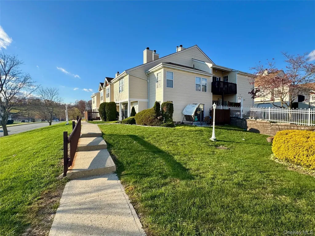 3917 Whispering Hills Chester NY 10918