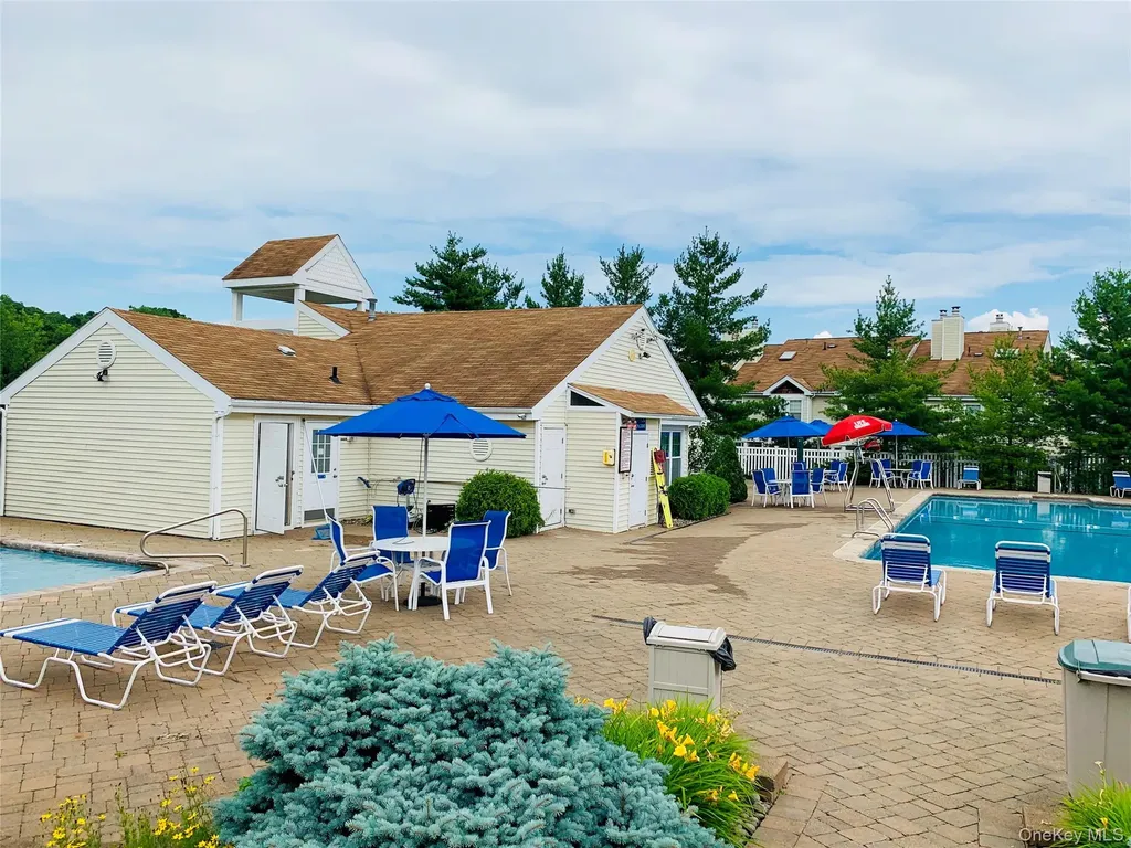 3917 Whispering Hills Chester NY 10918