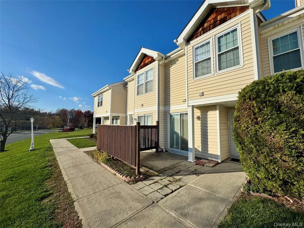 3917 Whispering Hills Chester NY 10918