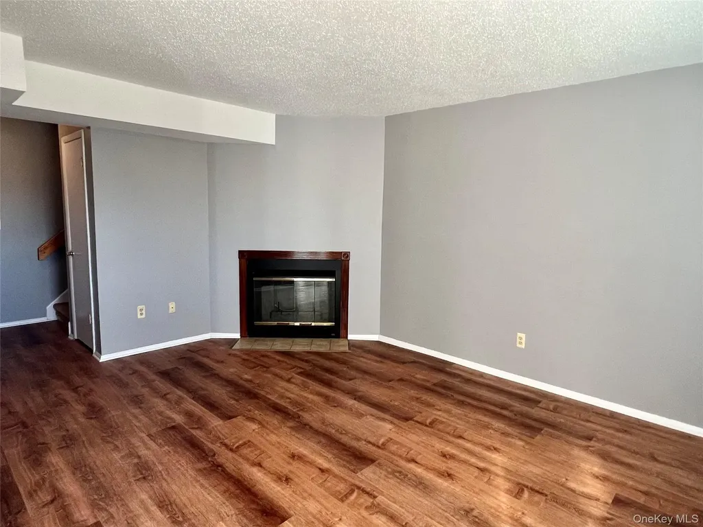 3917 Whispering Hills Chester NY 10918