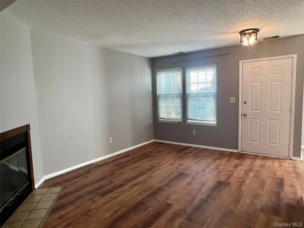 3917 Whispering Hills Chester NY 10918