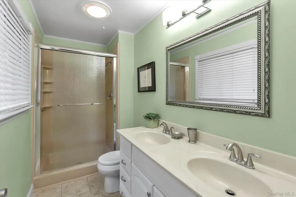 101 Dari Drive Holbrook NY 11741