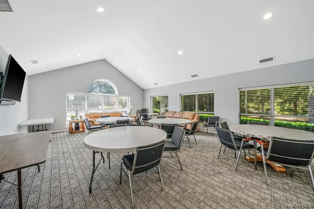 101 Dari Drive Holbrook NY 11741