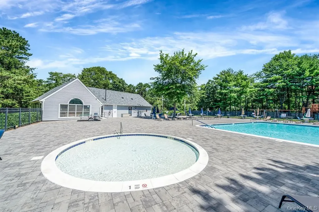 101 Dari Drive Holbrook NY 11741