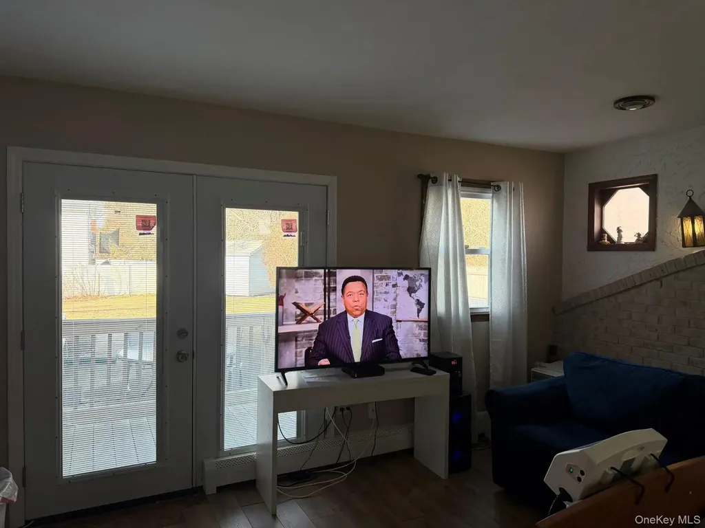 5 Denise Drive East Patchogue NY 11772