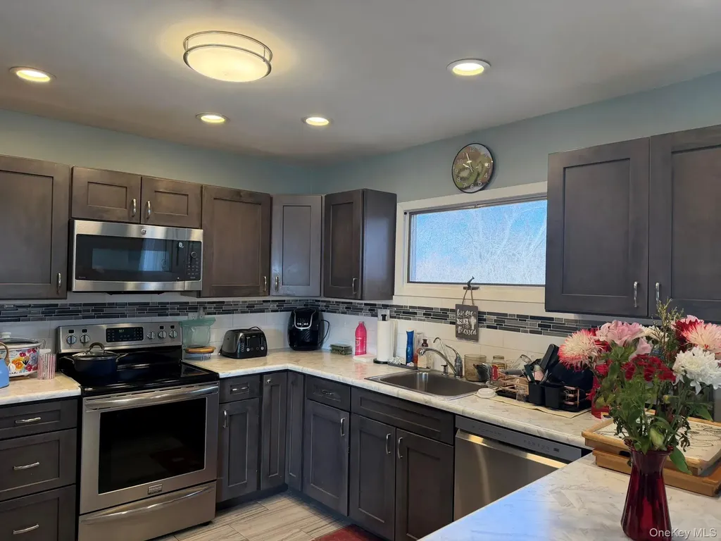 5 Denise Drive East Patchogue NY 11772