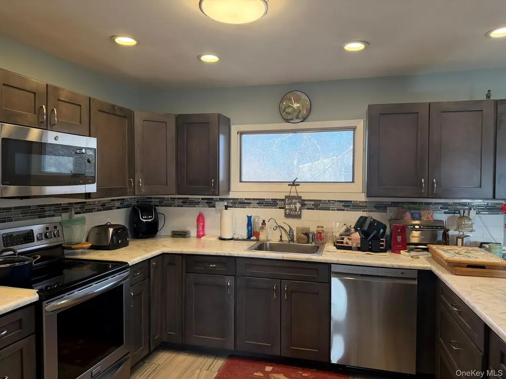 5 Denise Drive East Patchogue NY 11772