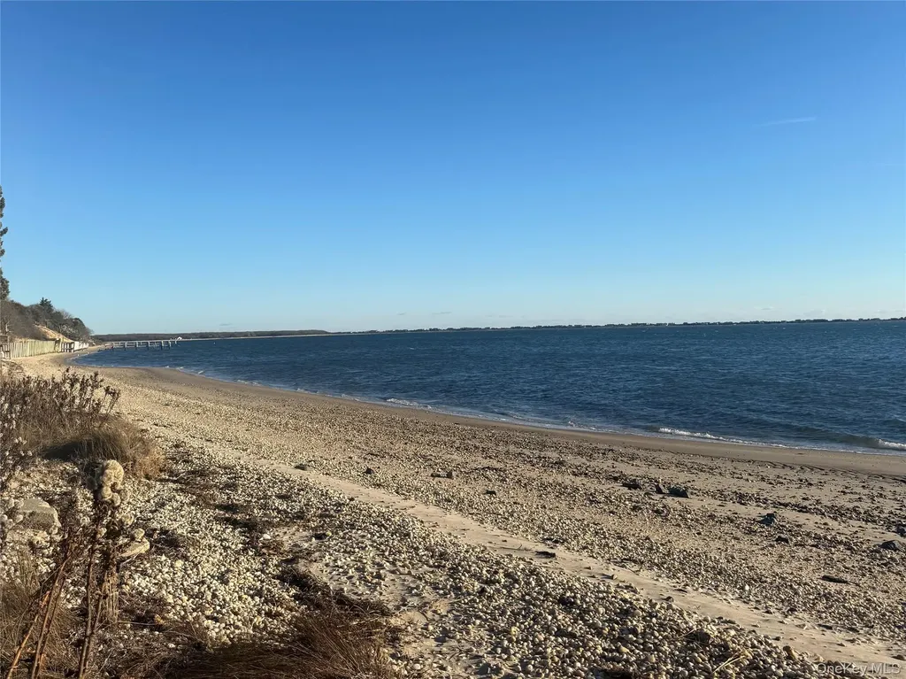 39 Cedar Drive Southampton NY 11968
