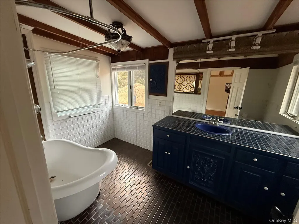 39 Cedar Drive Southampton NY 11968