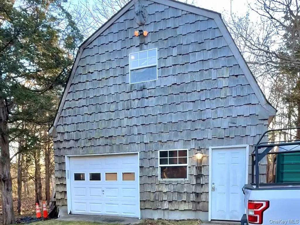 39 Cedar Drive Southampton NY 11968
