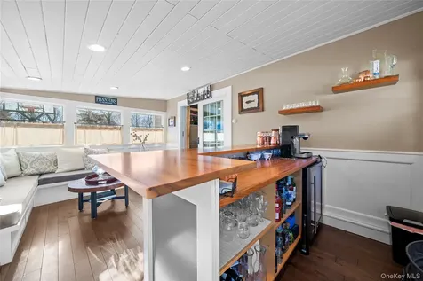 85 Fairview Avenue Bayport NY 11705