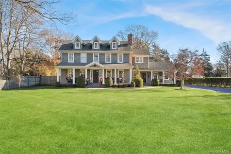 85 Fairview Avenue Bayport NY 11705