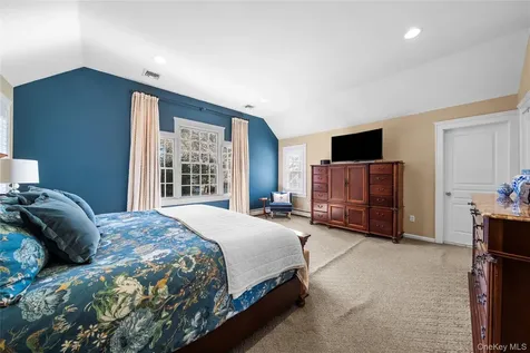 85 Fairview Avenue Bayport NY 11705