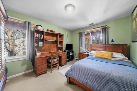 85 Fairview Avenue Bayport NY 11705