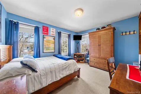 85 Fairview Avenue Bayport NY 11705