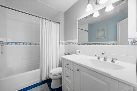 85 Fairview Avenue Bayport NY 11705