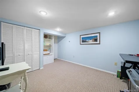 85 Fairview Avenue Bayport NY 11705