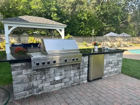 85 Fairview Avenue Bayport NY 11705