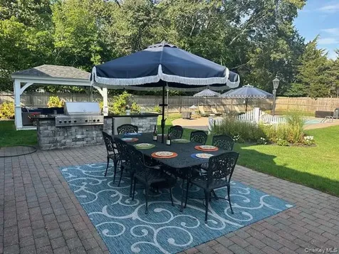 85 Fairview Avenue Bayport NY 11705