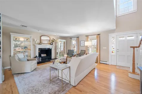 85 Fairview Avenue Bayport NY 11705