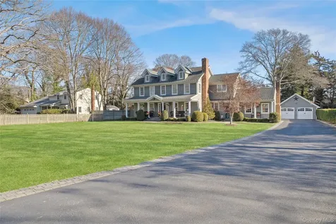 85 Fairview Avenue Bayport NY 11705