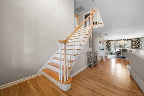 85 Fairview Avenue Bayport NY 11705