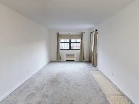 61 White Oak Street New Rochelle NY 10801