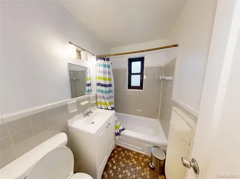 61 White Oak Street New Rochelle NY 10801
